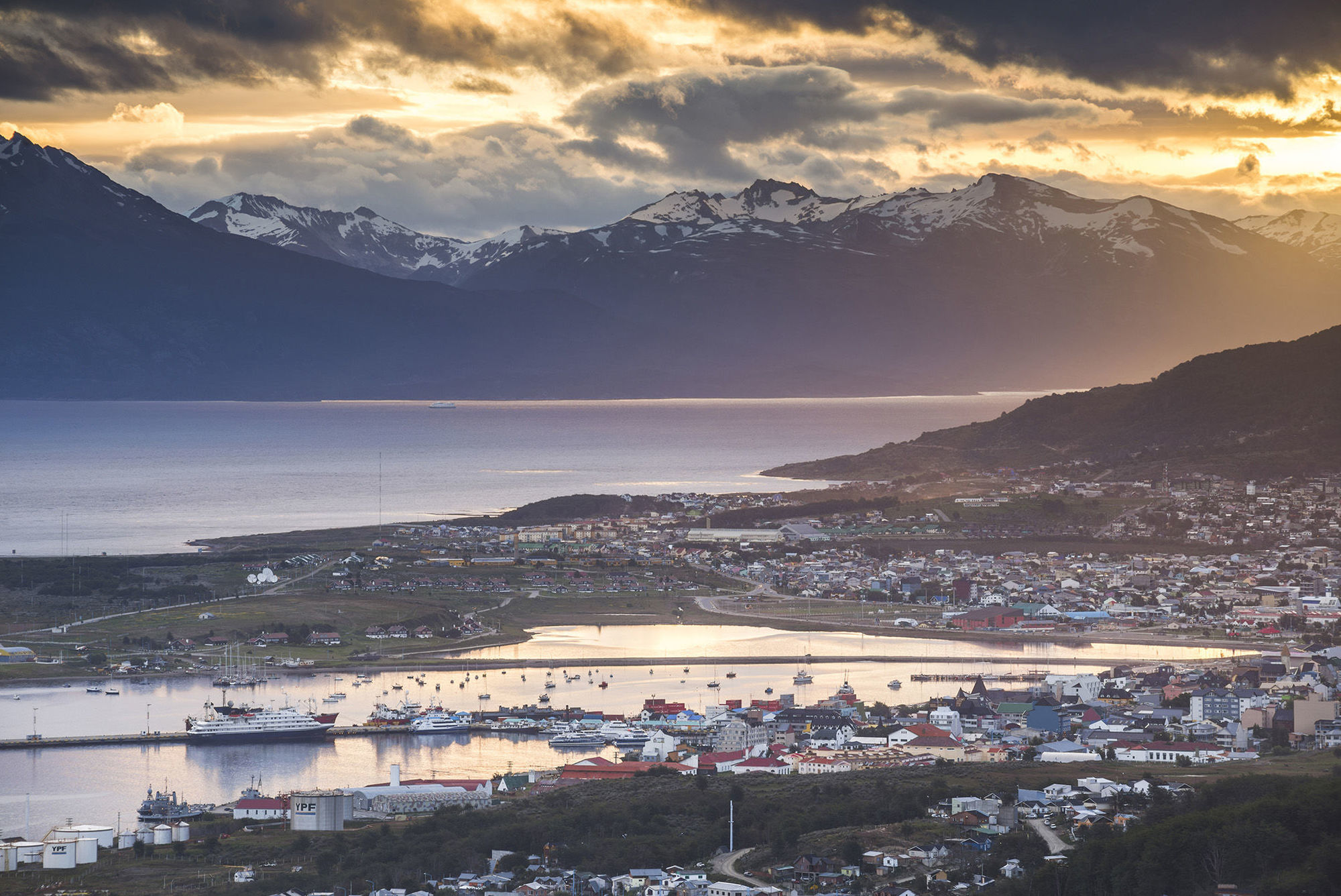 Arakur Ushuaia Resort & Spa Exterior photo